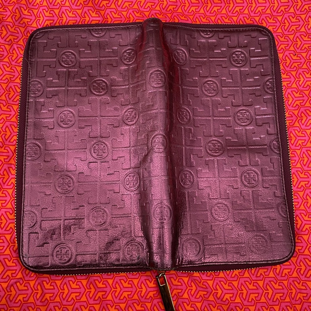 Tory Burch wallet